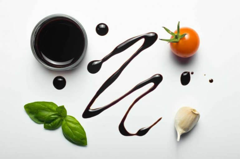 Gocce di aceto balsamico