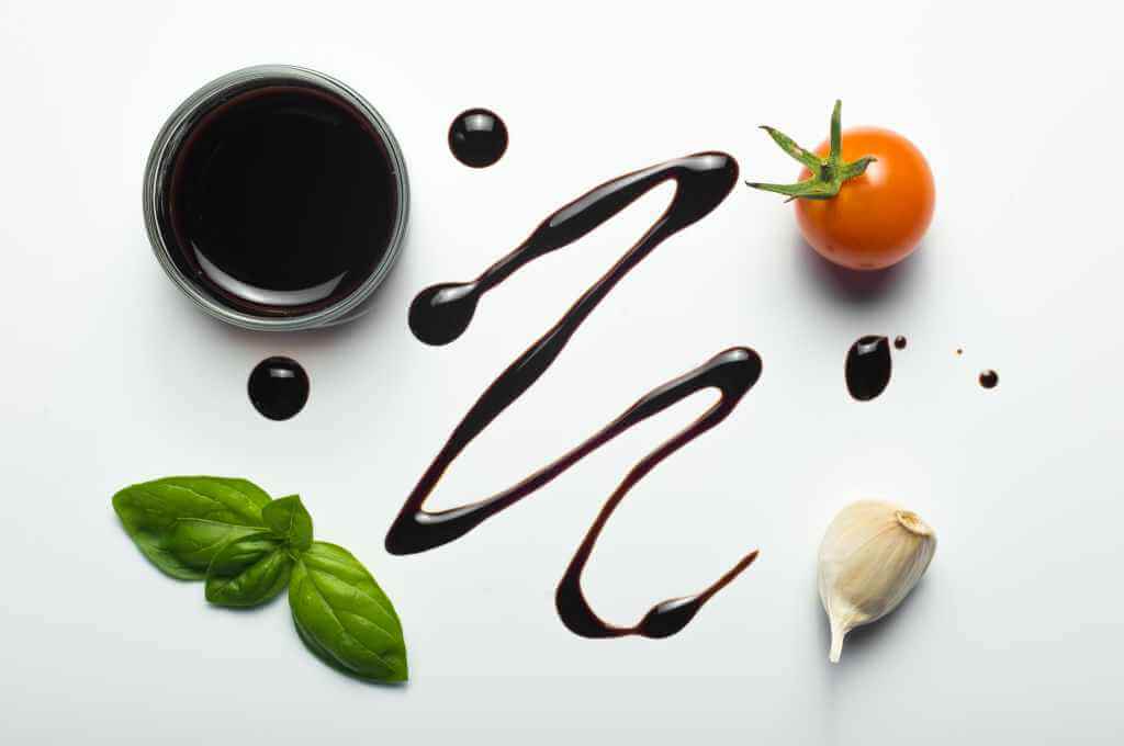Gocce di aceto balsamico